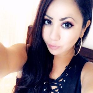 Meet your Posher, Cassandra